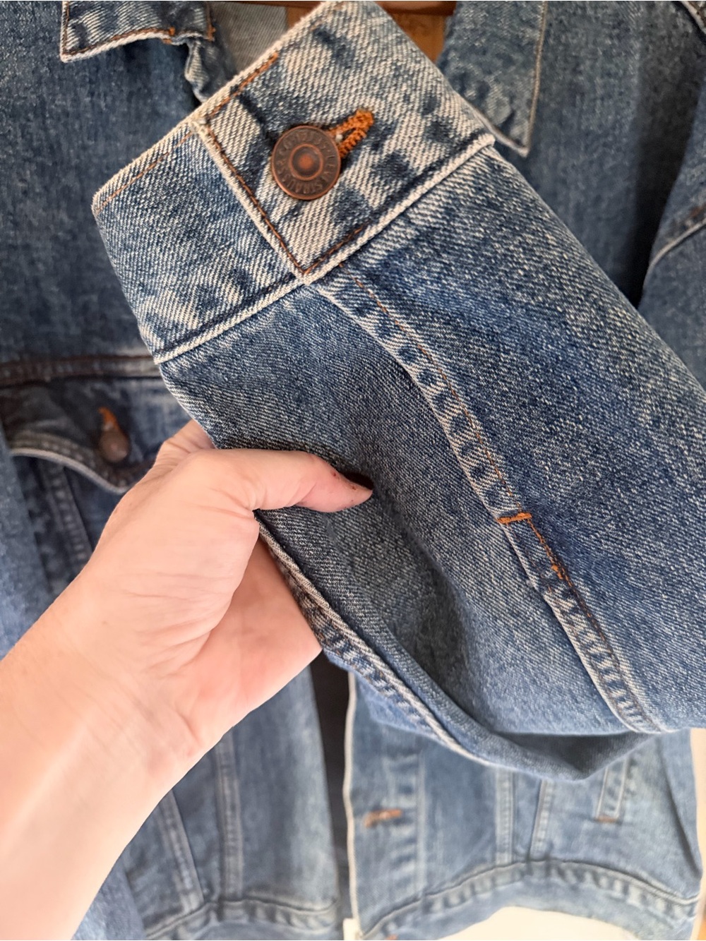 Gently worn vintage Levi’s trucker jacket 70507 4890. - Picture 5 of 8